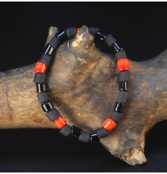Bracelet élastique noir et rouge en verre filé – Création artisanale unique