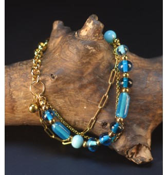Bracelet multirangs doré et perles de verre filé bleu  – Création artisanale unique