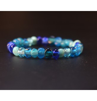 Bracelet élastique en perles de verre filé bleues – Dégradé de bleus – Création artisanale unique