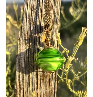 Collier long en verre filé vert Rosetta – Acier inoxydable doré – 74 cm - Création Artisanale