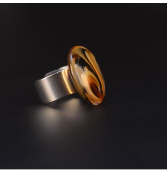 Bague réglable noire et caramel en verre filé – Cabochon artisanal 2,5 cm