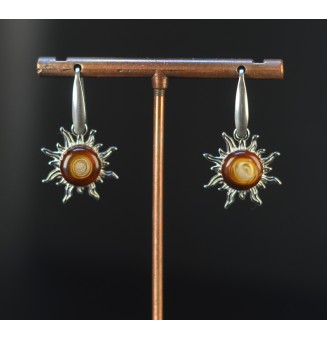 Boucles d’oreilles “Soleil ambré” – cabochon de verre filé à la flamme, acier inoxydable