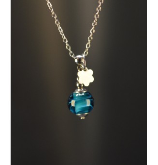 Collier court bleu pétrole...