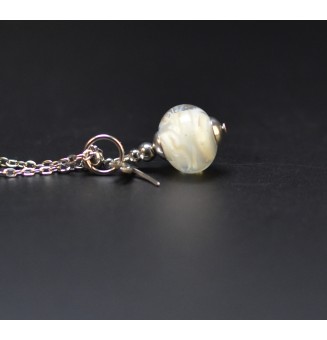 Collier court blanc brillant en verre filé – Acier inoxydable argenté