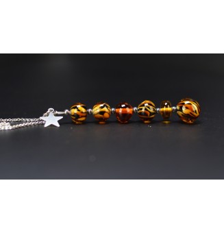 Collier long artisanal "Éclat de Joie Léopard" – Perles de verre filé et acier inoxydable