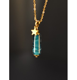 Collier court bleu pétrole avec perle tube en verre filé – Acier inoxydable doré