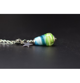 Collier court bleu vert avec perle conique en verre filé – Acier inoxydable argenté