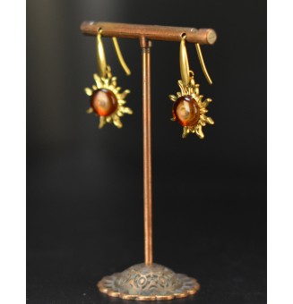 Boucles d’oreilles “Soleil ambré” – cabochon de verre filé à la flamme, acier inoxydable doré