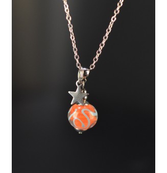 Collier court saumon et...