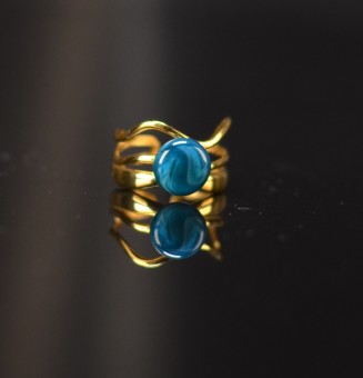 Bague bleu pétrole triple anneau en verre filé – Acier inoxydable doré