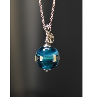 Collier long bleu pétrole...