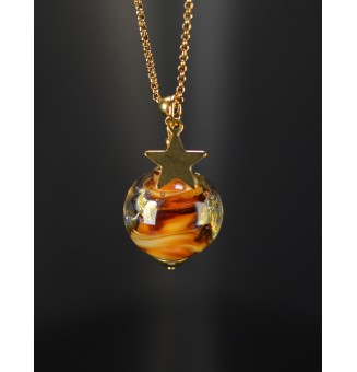 Collier long ambré avec feuille d’or et étoile – Acier inoxydable doré