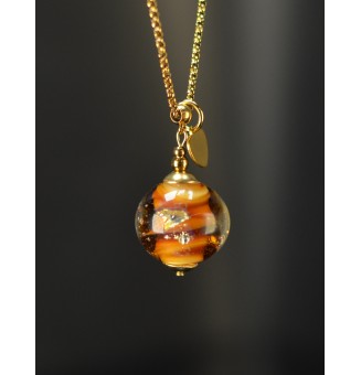 Collier long ambré avec feuille d’or et COEUR – Acier inoxydable doré