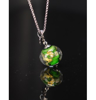 Collier long argenté avec perle vert Rosetta, feuille d'or et fleur – Verre filé artisanal