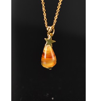 Collier court doré avec perle conique ambrée et étoile – Verre filé artisanal