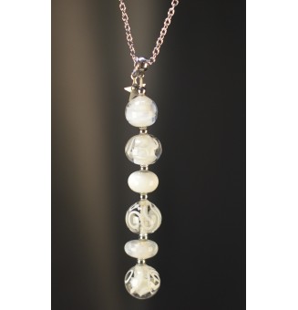 Collier long blanc Élégance...