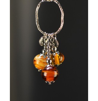 Collier long Trio Enchanté ambré – Trois perles en verre filé et anneau martelé
