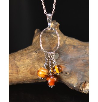 Collier long Trio Enchanté ambré – Trois perles en verre filé et anneau martelé