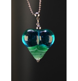 Collier gros cœur Mer des Caraïbes et bleu translucide en verre filé – Acier inoxydable argenté
