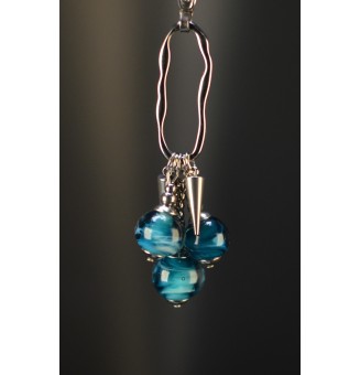 Collier long Trio Enchanté bleu pétrole – Anneau ovale argenté et perles en verre filé