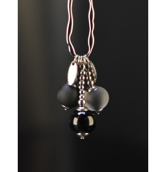 Collier long Trio Enchanté noir mat et brillant – Perles en verre filé et étoile argentée