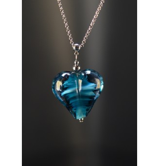 Collier long gros cœur bleu pétrole en verre filé – Acier inoxydable argenté