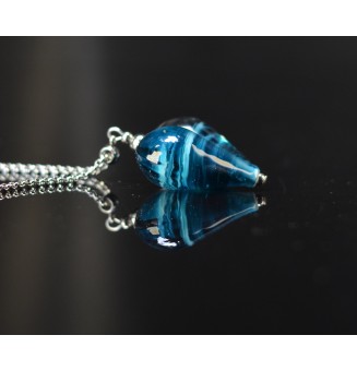 Collier long gros cœur bleu pétrole en verre filé – Acier inoxydable argenté