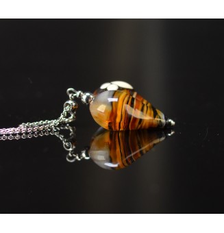Collier long « Toujours dans mon cœur » noir et caramel – Cœur en verre filé avec patte ivoire – 70 cm