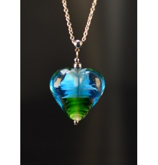 Collier cœur bleu et vert en verre filé – Chaîne 45 cm en acier inoxydable argenté