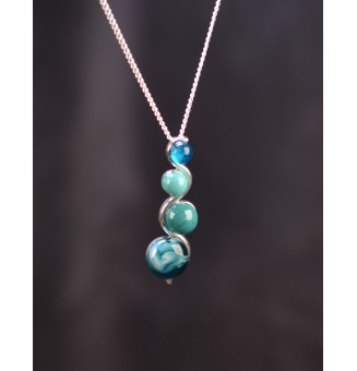 collier avec perles de verre bleu vert 45 cm