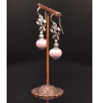 Boucles d'oreilles noeud rose perles de verre filé, crochets argent massif