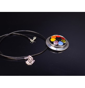 collier avec pendentif et gros cabochon de verre  44 cm+ 3 CM