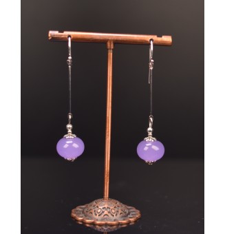 Boucles d'oreilles perles couleur violet crocus, crochets argent massif