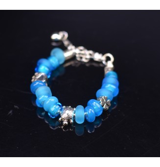Bracelet en perles de verre bleu chaine serpentine