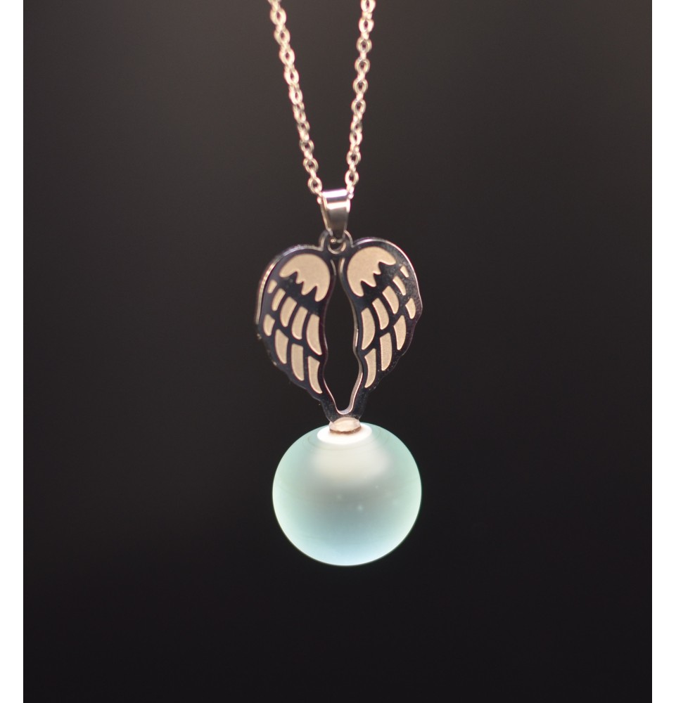 collier ailes d'ange bleu perle de verre