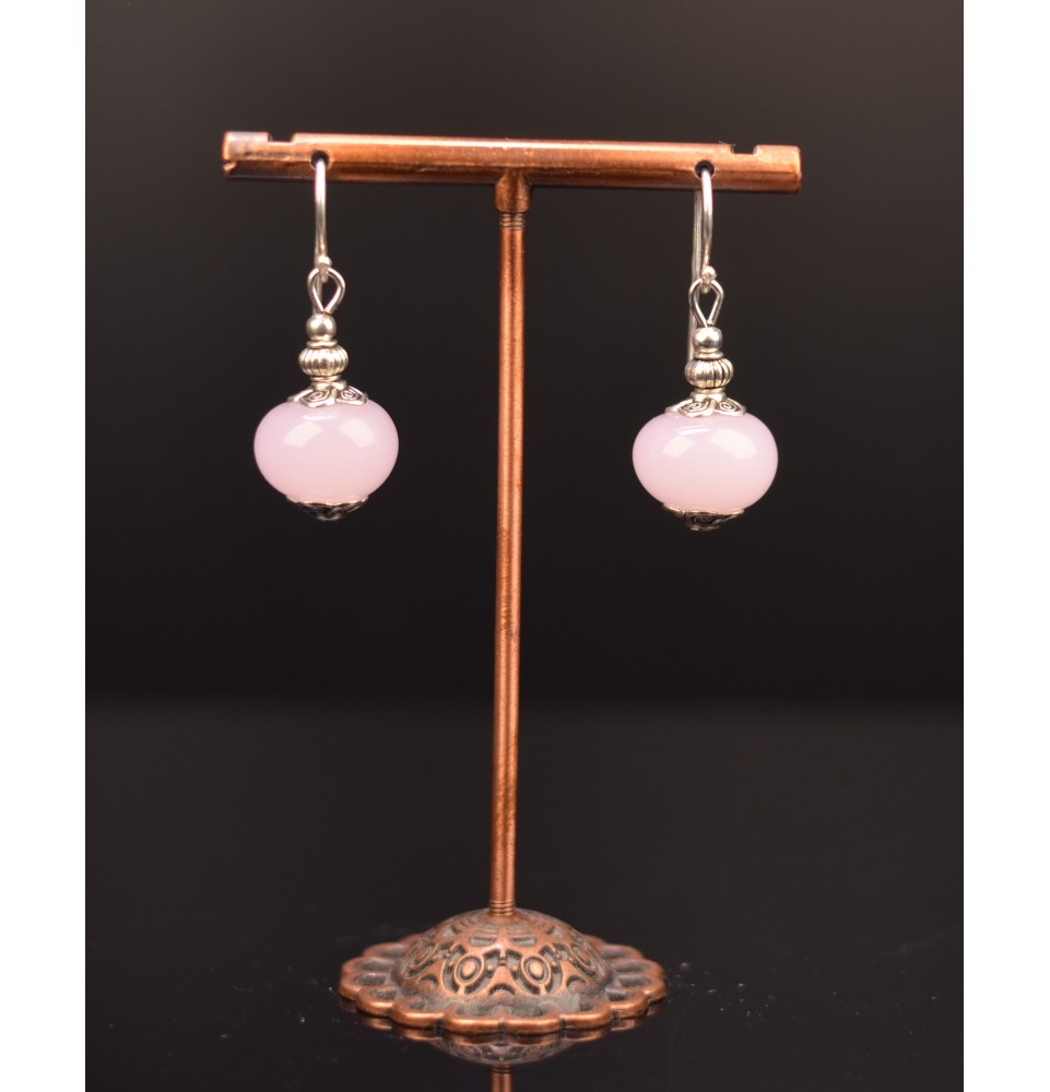 Boucles d'oreilles rose opale perles de verre filé, crochets argent massif