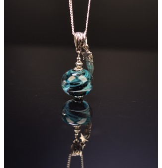 collier 50 cm noir et bleu pétrole, avec perles de verre filé