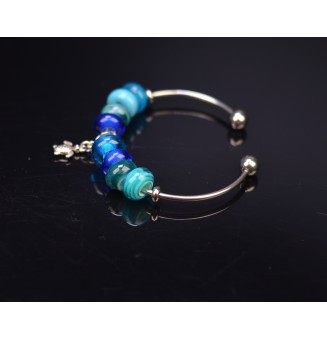 Bracelet rigide réglable avec perles de verre divers bleus
