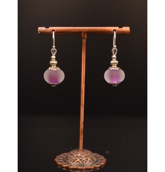 Boucles d'oreilles "violet dépoli" perles de verre filé, crochets argent massif