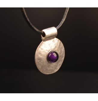 collier avec perles de verre "violet theia" de vert 45 cm