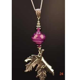 Collier feuille " violet theia"  perles de verre en verre filé 76 cm