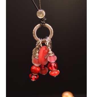 collier avec perles de verre rouge, ruby, rose 80 cm