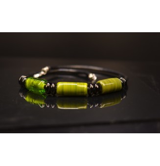 Collier avec perles de verre "vert" 44+3 cm cuir noir