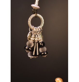collier avec perles de verre NOIR 80 cm et cuir noir
