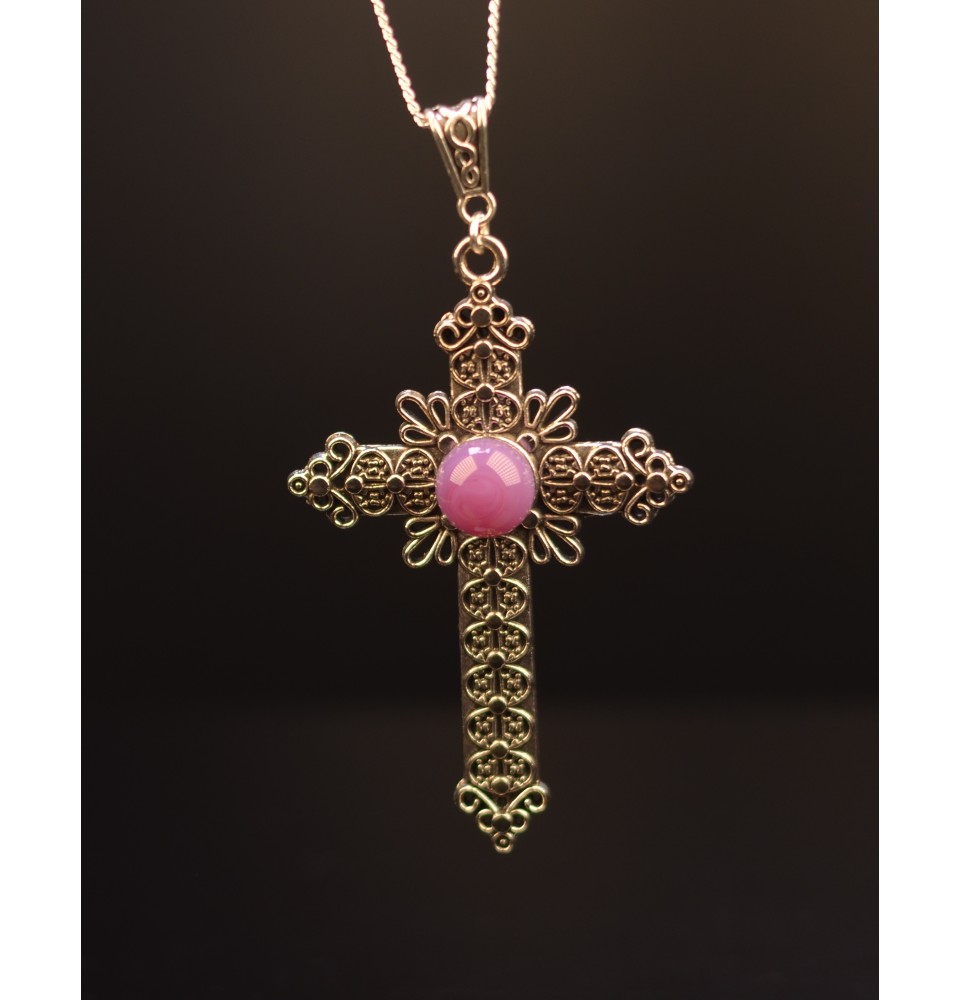 collier croix avec perles de verre violet rosé 60 cm