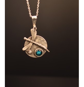 Collier libellule avec perles de verre "bleu pétrole" 45+3 cm
