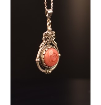 Collier avec perles de verre "ROSE BARBAPAPA"  45 cm