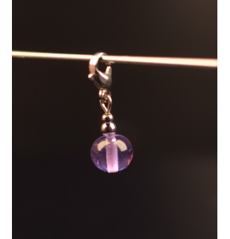 Charm "mauve translucide" avec perles de verre sur mousqueton pour collier ou bracelet