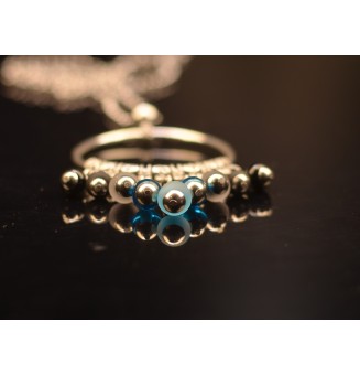collier noir bleu avec perles de verre 70cm+ 3 cm