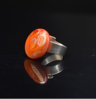 cabochon "rouge orange" pour bague ou collier interchangeable en verre  (sans le support )